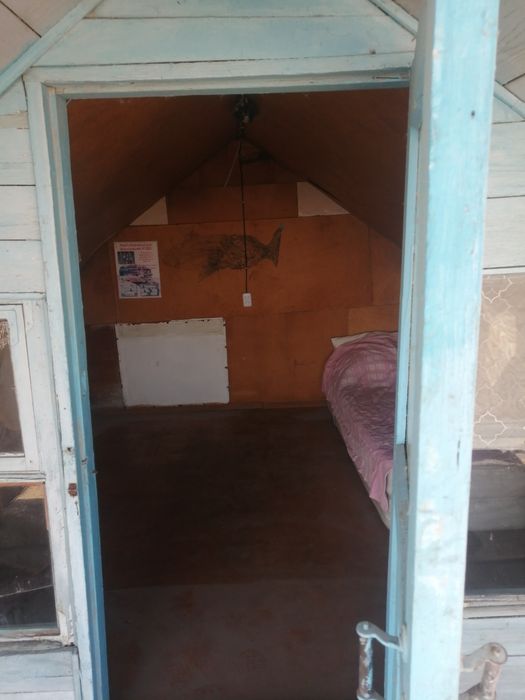 Дача на берегу соленого озера