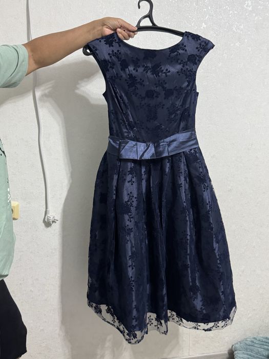 Женское вечернее платье