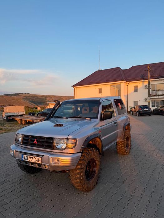 Se vinde Mitsubishi Pajero MK2, an fabricație 2003.