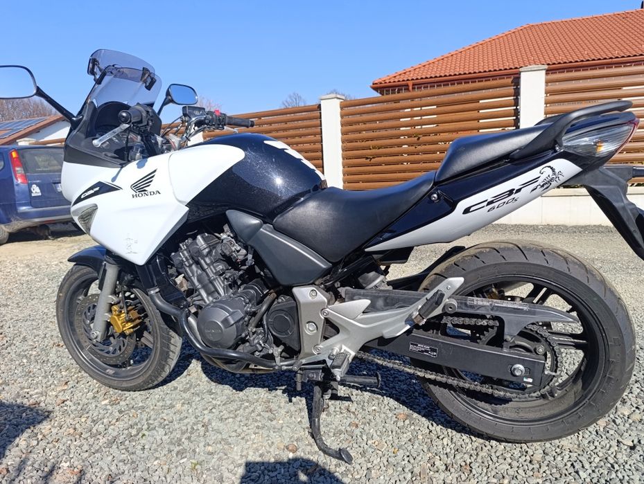 Honda CBF 600, an 2006, se poate limita pentru A2
