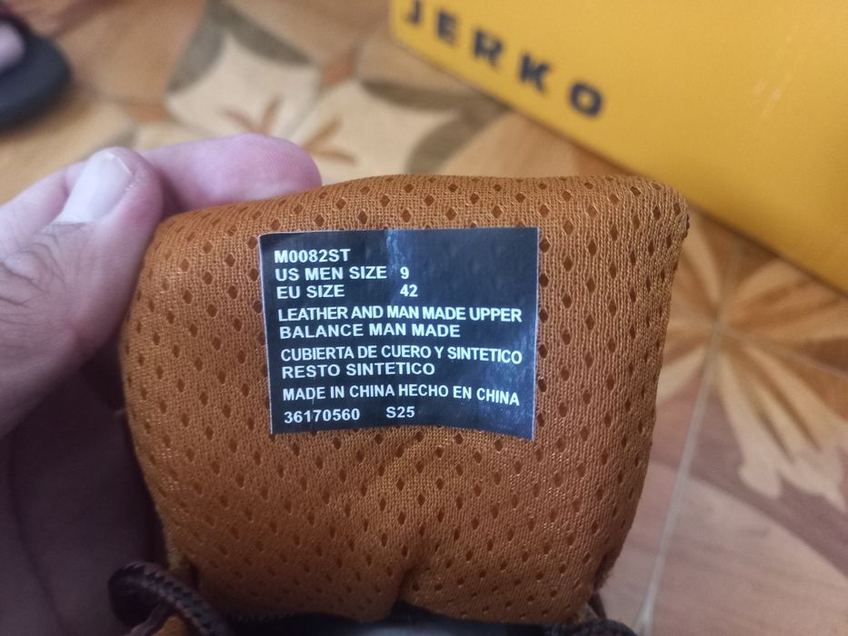 Продам спецобувь и комбиз