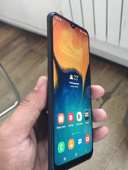 Iphone 7 plus va Samsung A20 sotiladi xolati ideal aybi yo’q