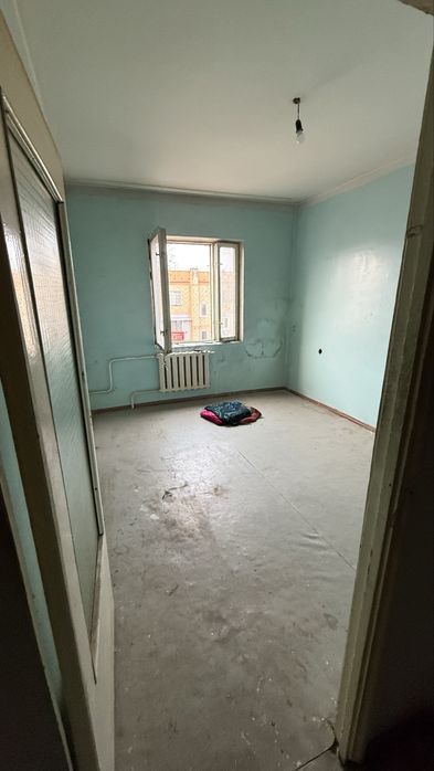 Срочно  Продаётся своя квартира на р-н Сергили о-р базар Ярмарка