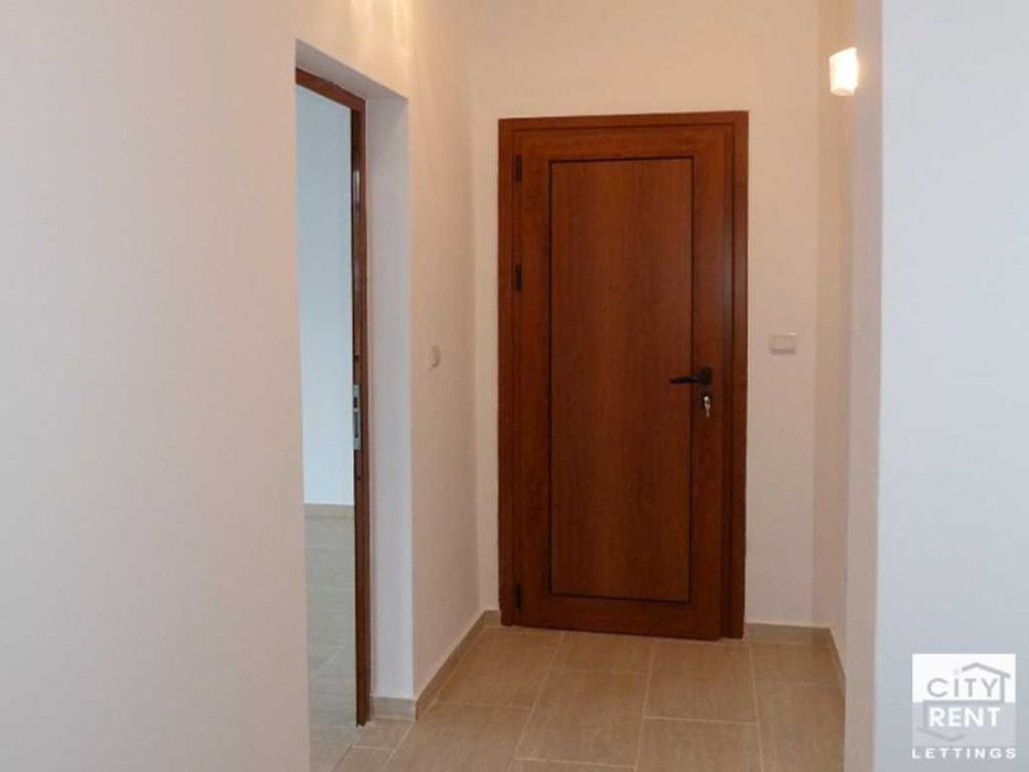 110679 Козметичен салон под наем до Стадиона във Велико Търново