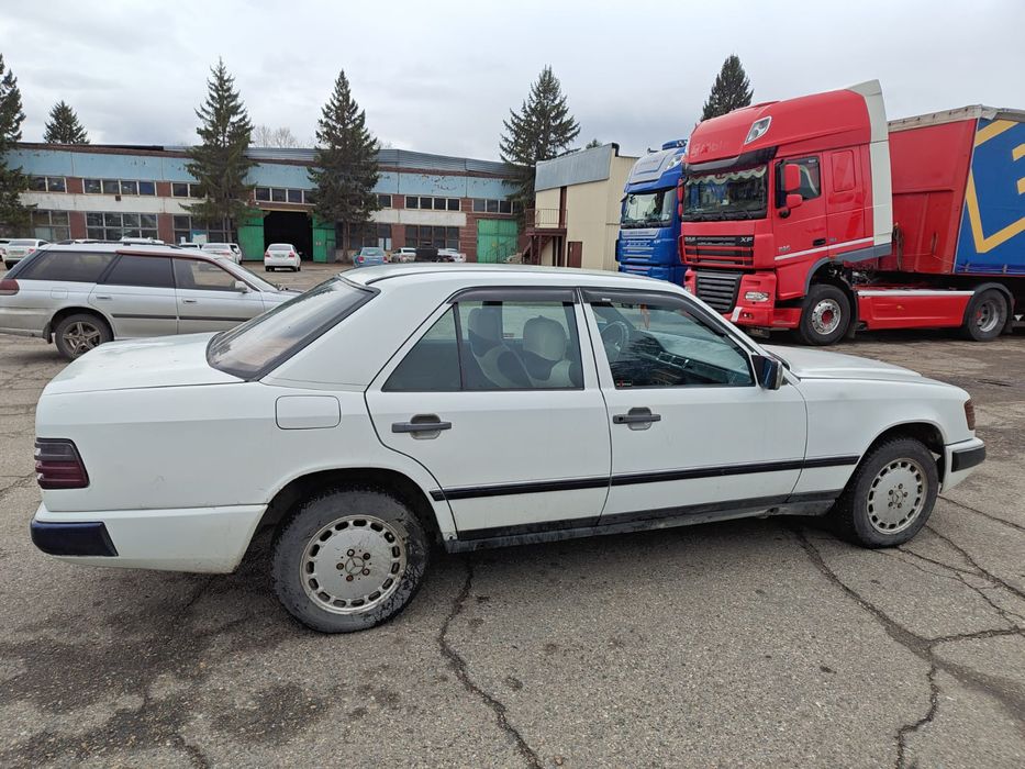 Mercedes - Benz E260, 1988 г.