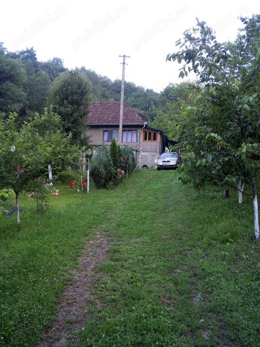 Gospodarie la "cheie", in zona rurala si linistita.