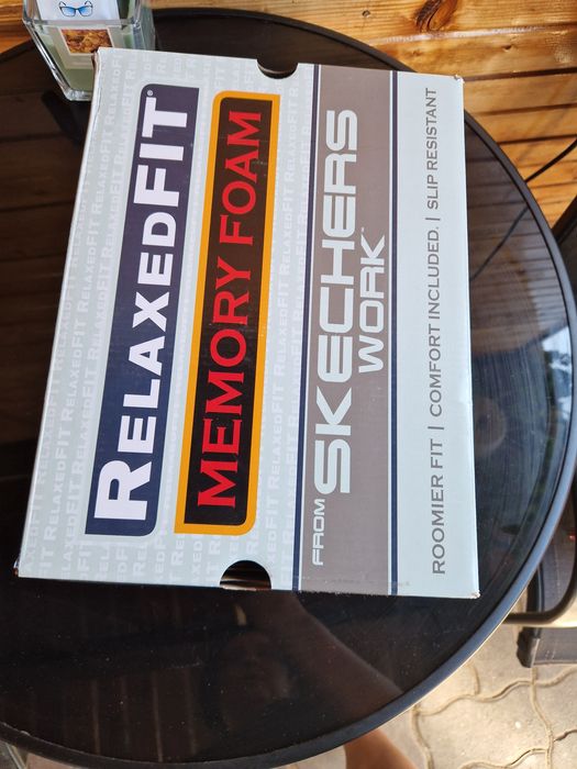 Adidasi dama Skechers