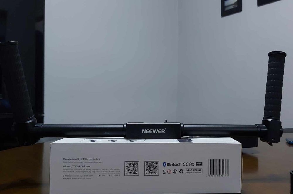 Гимбал FeiyuTech G6 Max + двуръчна ръкохватка Neewer