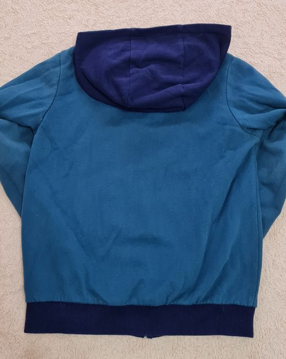 Продам ветровку 134-140см