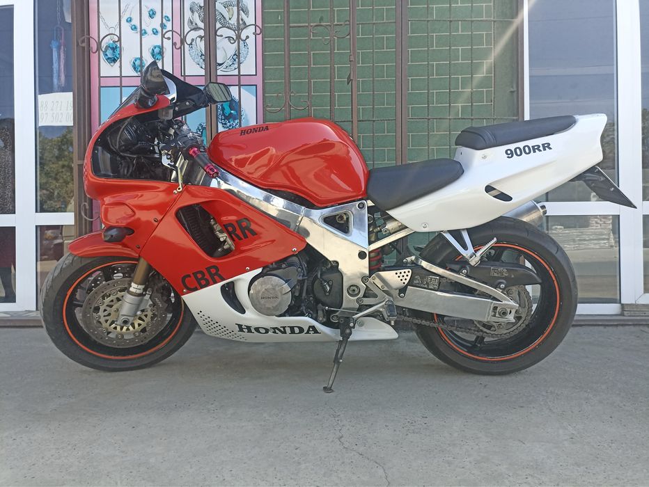 Honda cbr900rr fireblade