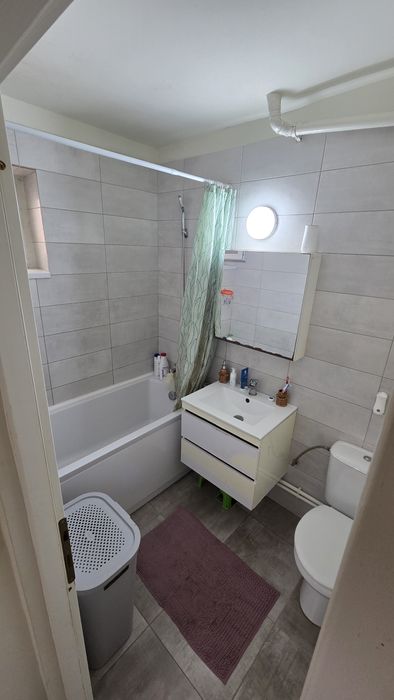 Vând apartament 2 camere, zona centrală