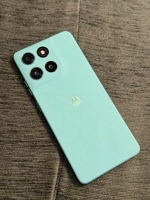 ЧИСТО НОВ 256GB Motorola g57 POWER Гаранция Technopolis 2027 Cyan