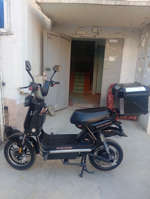 Электраскутер новый