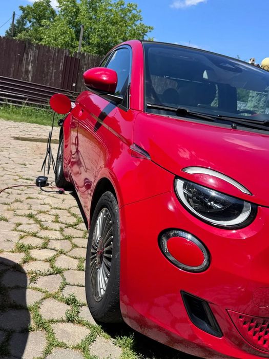 Fiat 500E Flat 500E Cabrio RED edition