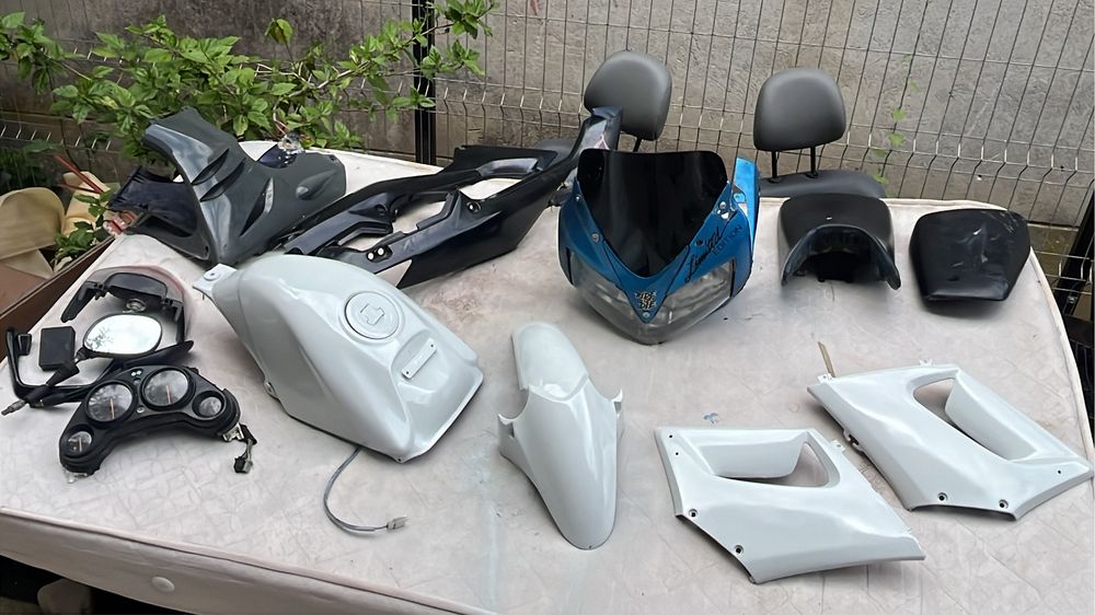 Dezmembrez honda cbr 125