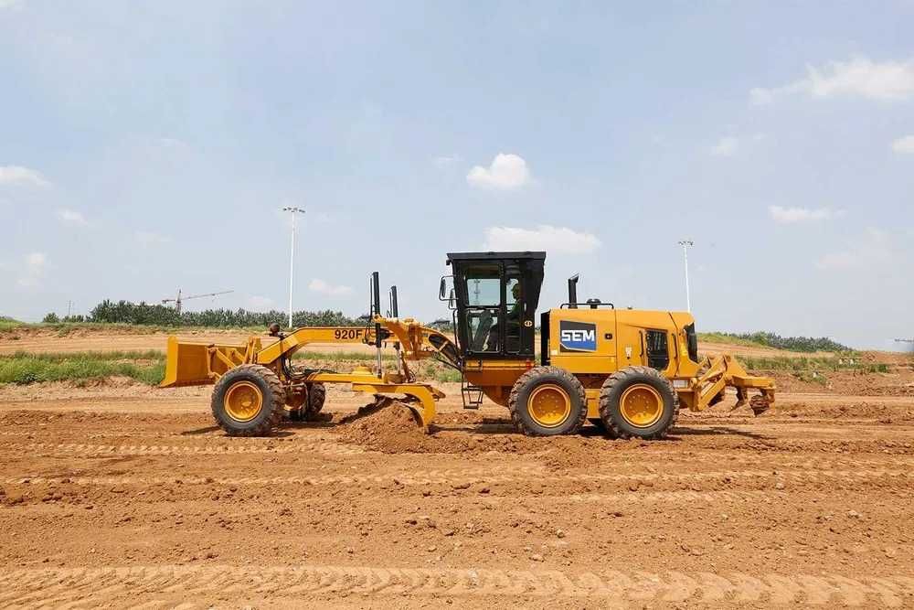 Автогрейдер SEM920F