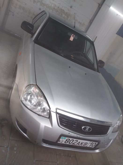 Машина  приора 15 года