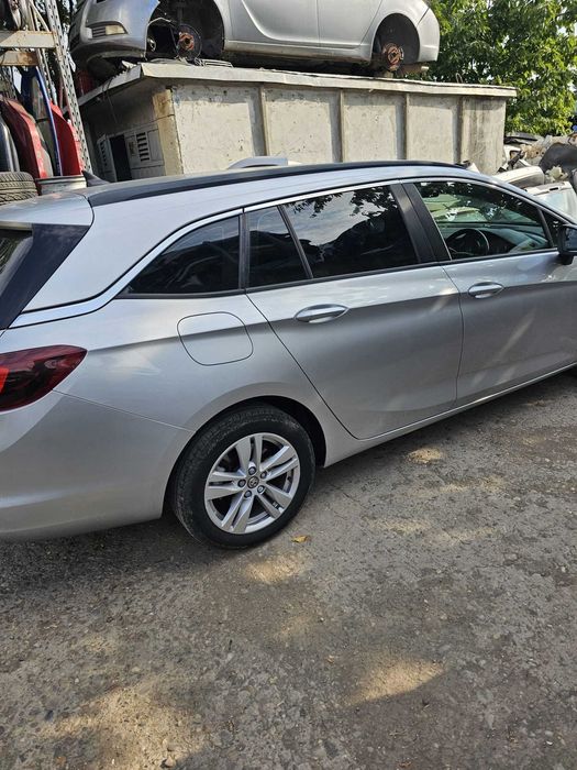 Dezmembrez Opel Astra K [2015 - 2020] Sports Tourer wagon 5-usi 1.6 CDTi MT (110 hp)