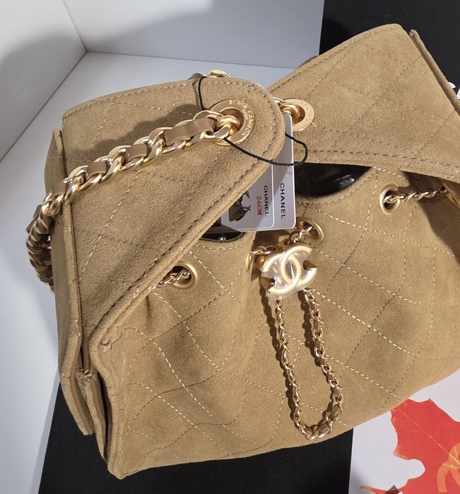 Налична чанта Chanel Hobo 25S велур