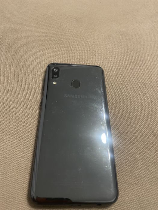 смартфон samsung galaxy a20e