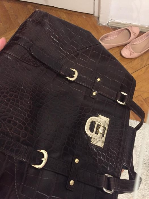 Geanta DKNY piele naturala maro crocodil noua stil Michael Kors 499RON