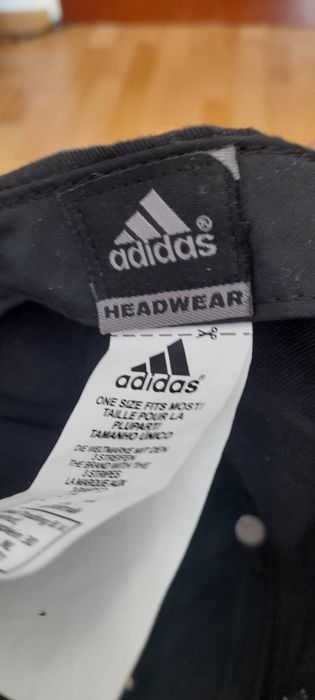 Vînd șapcă Adidas Originală