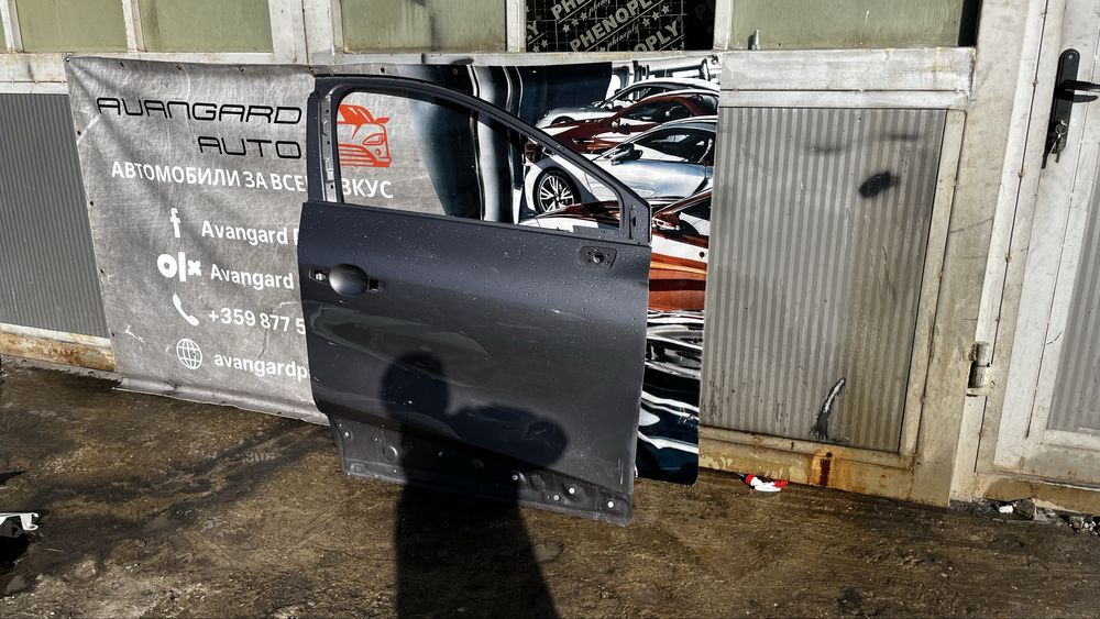 Renault Captur предна дясна врата