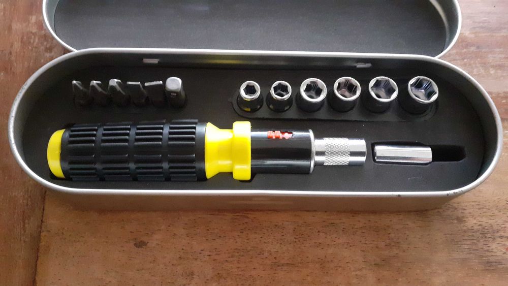 гедоре комплект инструменти в метална кутия, чисто нови качествени