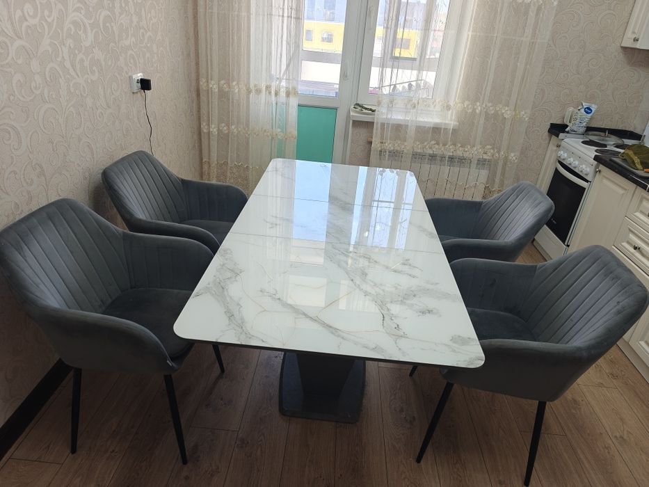 Стол и стулья!!!