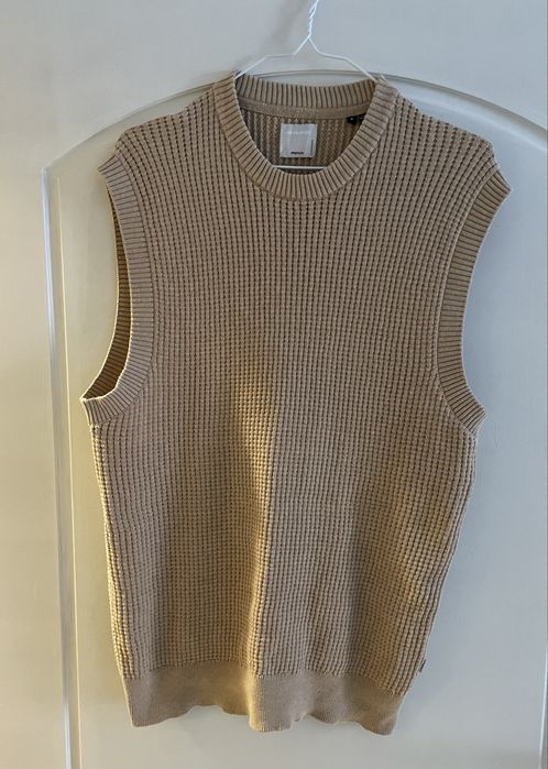 Плетен елек без ръкави