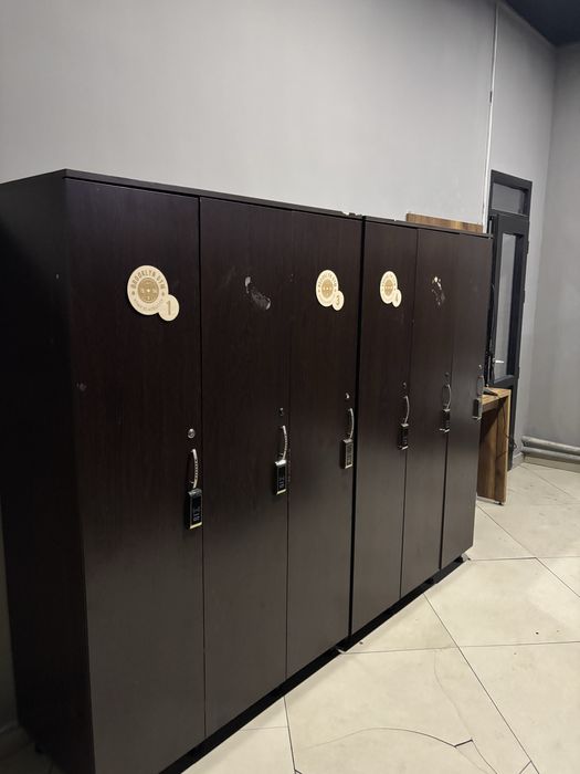 Продается шкафы можно по частям