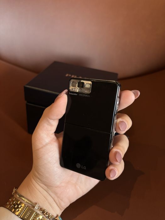 LG Prada телефон