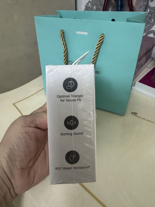 Новые наушники HUAWEI