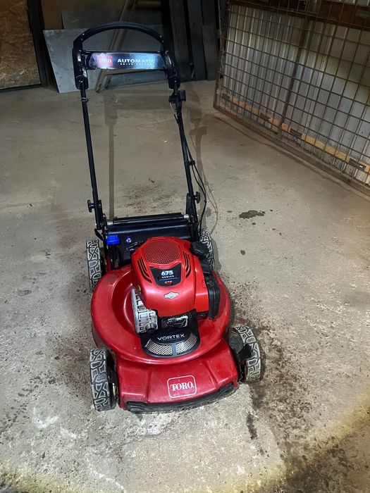 Mașină de tuns gazonul Toro Recycler BBC