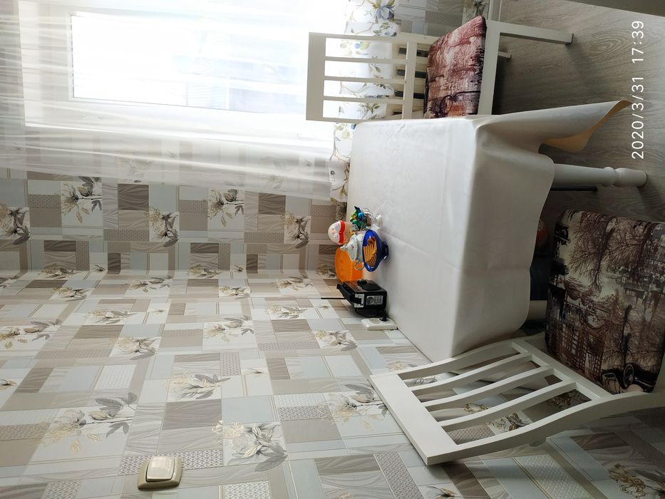 Продам кухонный стол и 4 стула