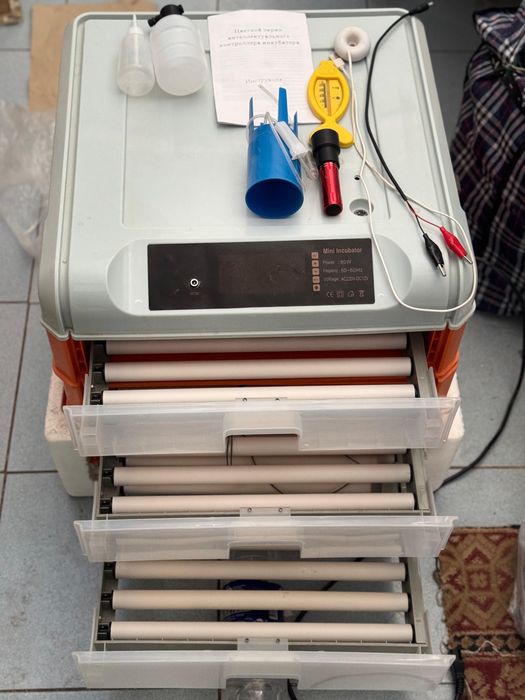 Мини инкубатор .