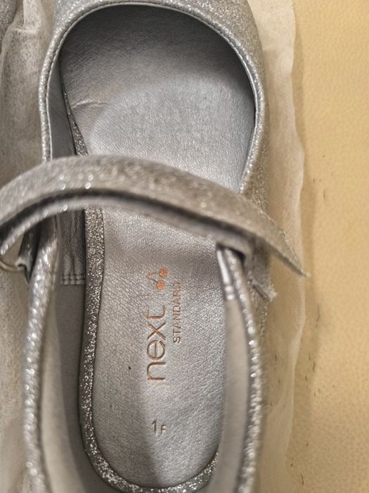 Официални обувки "Балеринки"
Сребристи 33