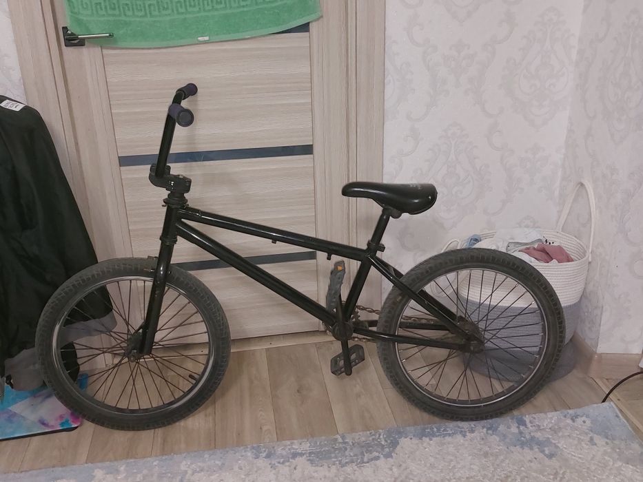Продаю бмх чёрного цвета haro