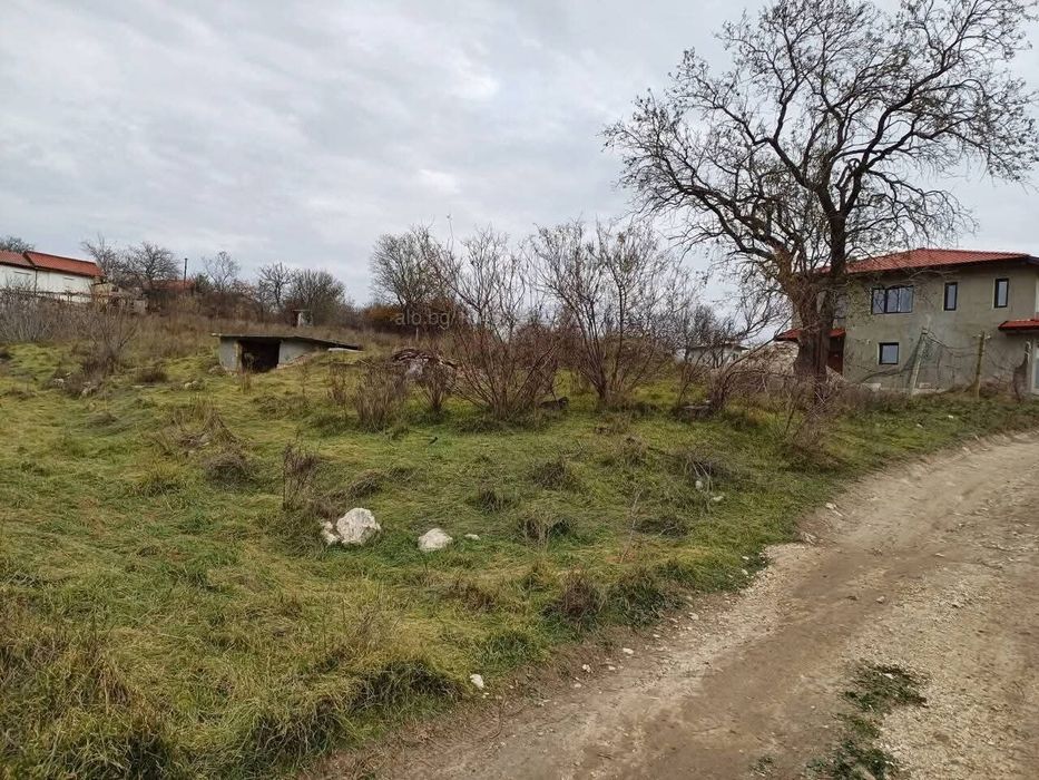 Дава се под наем Парцел в Аксаково - 5300 кв.м за 4.59 € - Снимка #1