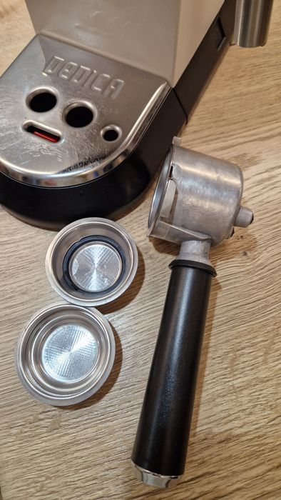 Espresor delonghi dedica