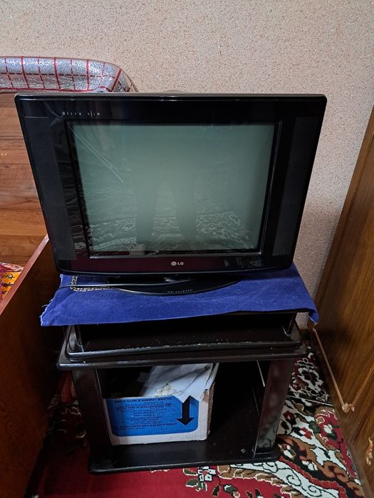 Sotiladi LG telvizor b.u
