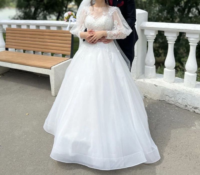 Шикарное свадебное платье