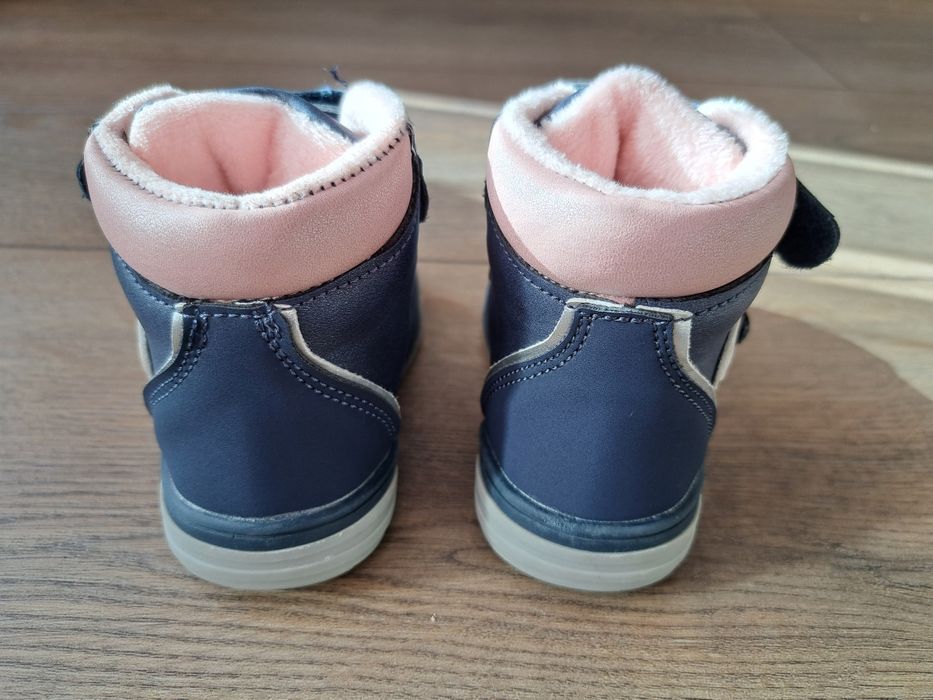 Комплект зимен гащеризон, размер 80-86 и зимни боти, размер 20