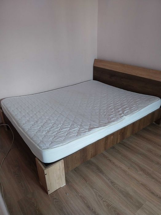 Dulap dormitor 3 usi,dulap 2usi,pat matrimonial+saltea,pat etajat+saltele,frigider si masina de spalat
