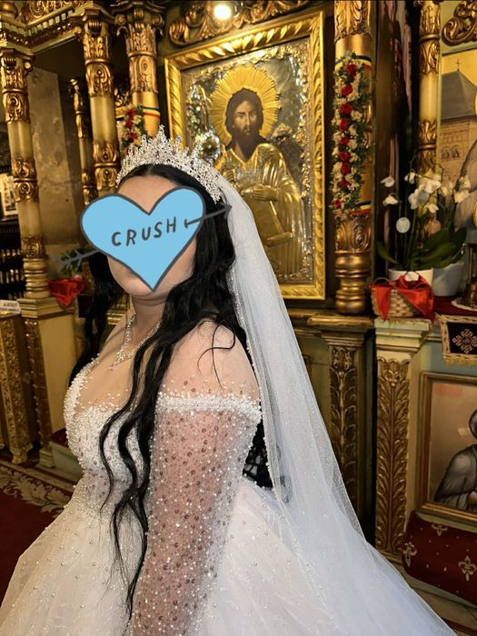 Vand rochie de miriasa cu tot acisori