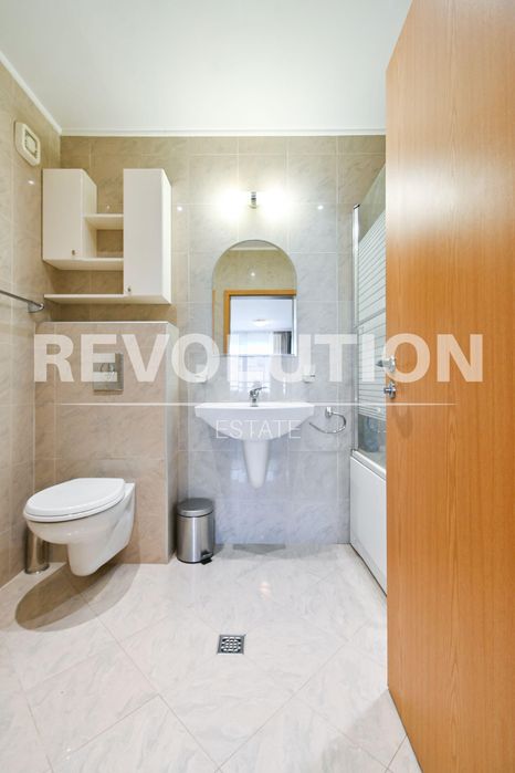 Дава се под наем Четиристаен апартамент в София, Лозенец - 202 кв.м за 2300 € - Снимка #17