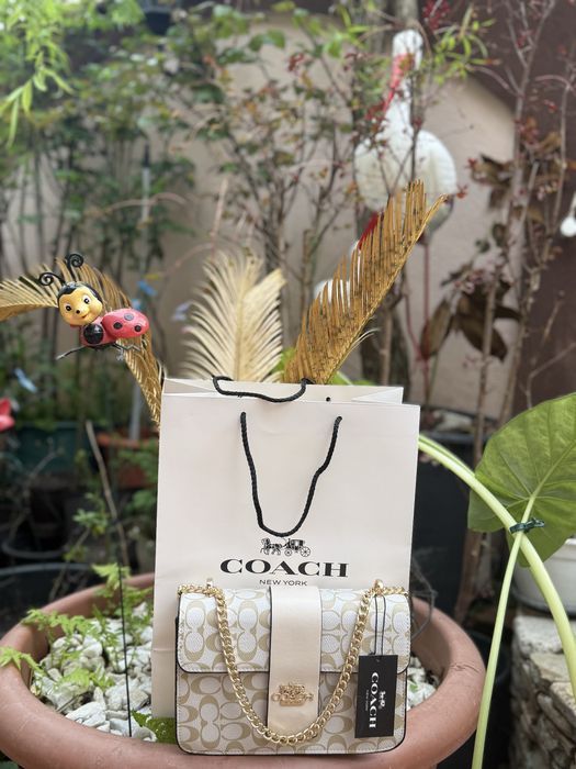 Geanta Coach punga de cadou inclusa