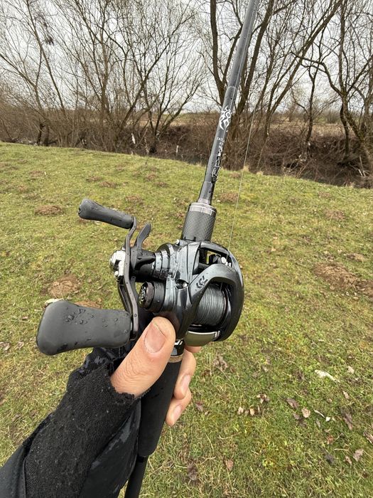 Combo baitcasting Daiwa Tatula