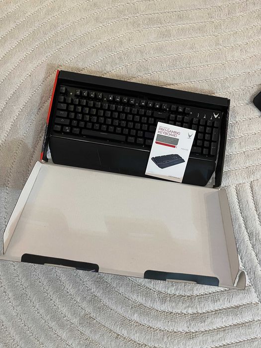 Tastatura Gaming Mecanica RGB USB VARR OMEGA + Mousepad Gaming