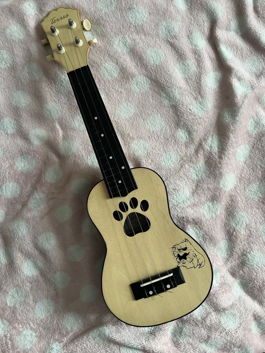 Продам укулеле сопрано